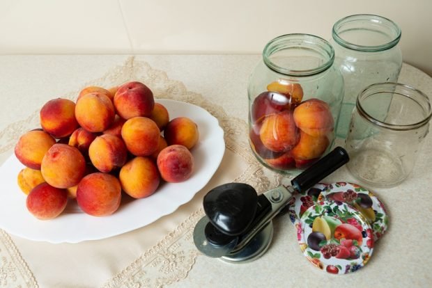 Compote of peaches in jars with sterilization is a simple and delicious recipe for how to cook step by step