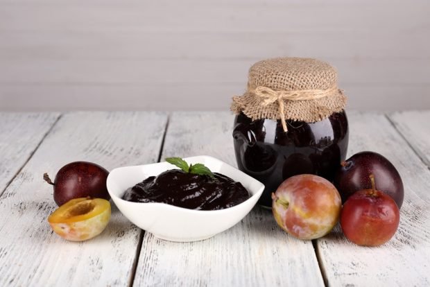 Plum jam through a meat grinder is a simple and delicious recipe, how to cook step by step