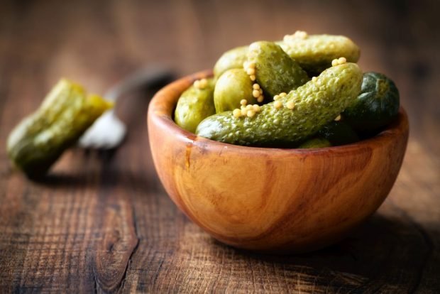 Pickled cucumbers with mustard for the winter in jars – a simple and delicious recipe, how to cook step by step