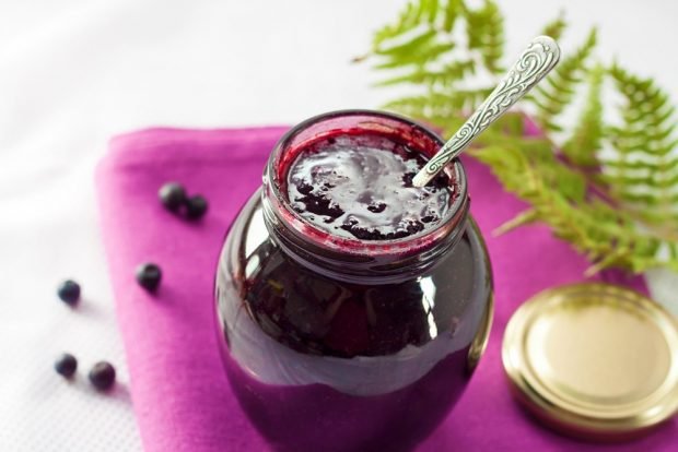 Blueberry jam for winter is a simple and delicious recipe, how to cook step by step