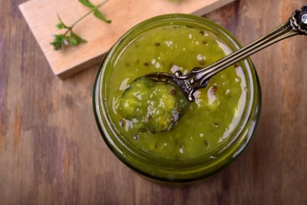 Emerald gooseberry jam is a simple and delicious recipe, how to cook step by step