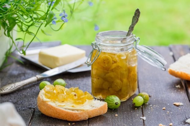 Gooseberry jam in the oven is a simple and delicious recipe, how to cook step by step