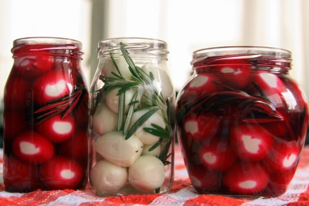 Pickled eggs with beetroot – a simple and delicious recipe, how to cook step by step