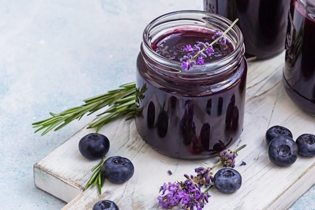 Blueberry jam with lavender and rosemary is a simple and delicious recipe, how to cook step by step