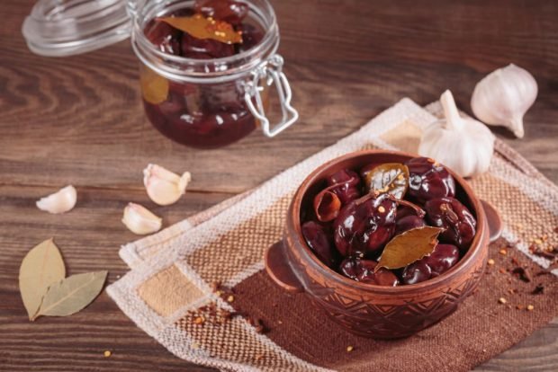 Plum with garlic for winter is a simple and delicious recipe, how to cook step by step