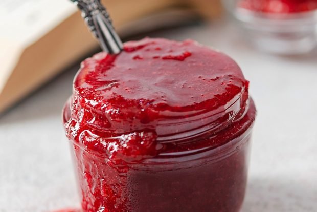 Thick jam-five minutes of cranberries – a simple and delicious recipe, how to cook step by step