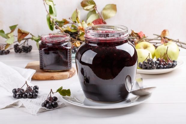 Black mountain ash jam with apples – a simple and delicious recipe, how to cook step by step