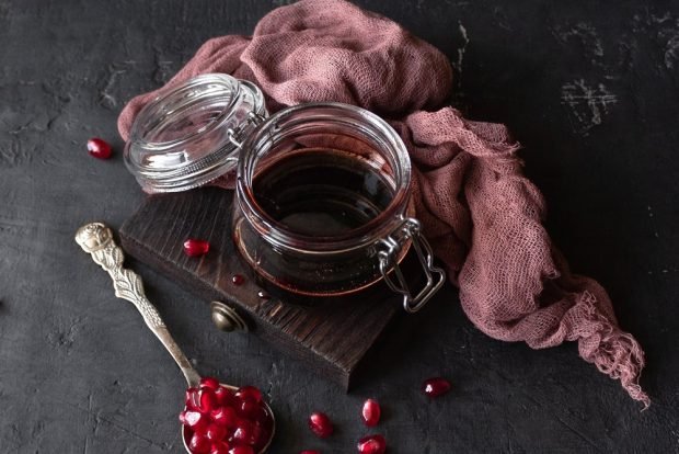 Pomegranate compote for winter is a simple and delicious recipe, how to cook step by step