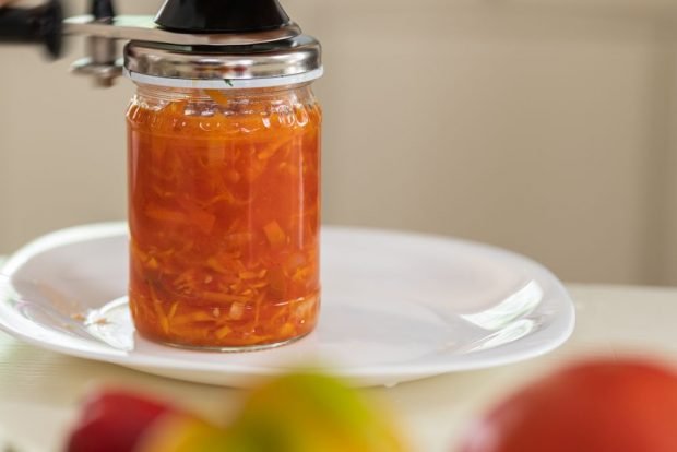 Solyanka of cabbage and tomatoes with Bulgarian pepper for the winter 