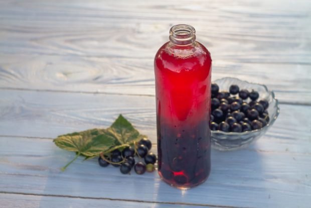 Compote of gooseberries and black currants for winter – a simple and delicious recipe, how to cook step by step