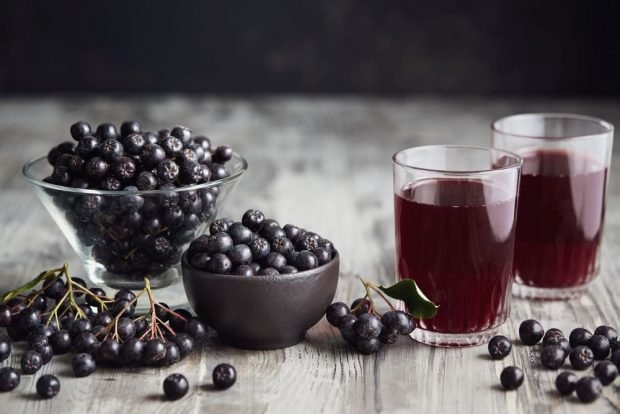 Blueberry juice for winter