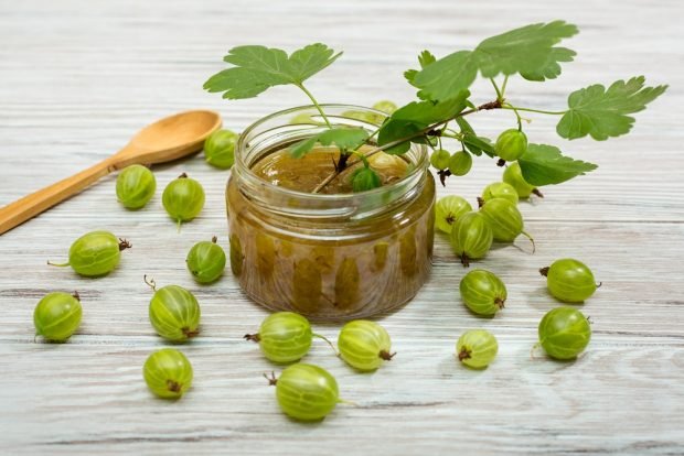 Green gooseberry jam