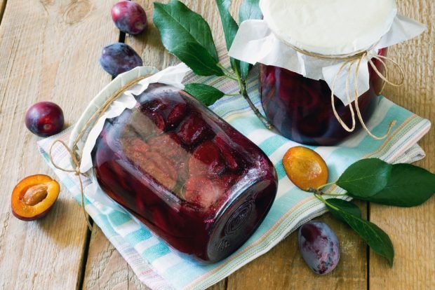 Prune compote for winter is a simple and delicious recipe, how to cook step by step