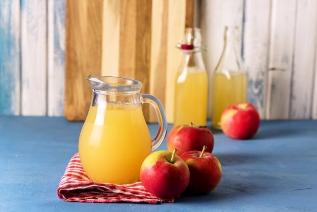 Apple juice with pulp for winter 