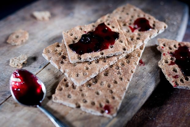 Black currant jam with agar