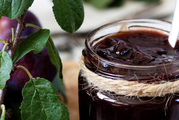 Plum jam with cocoa and walnut