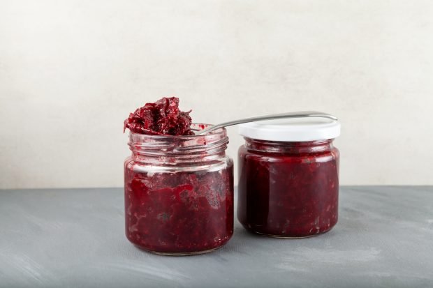 Preparation for beetroot borscht for winter 