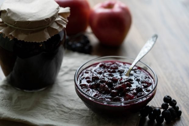 Chokeberry jam without sterilization 