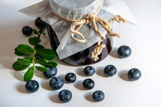 Steamed blueberries for winter