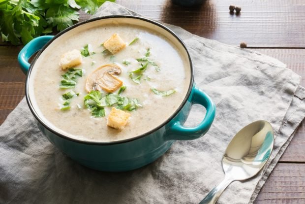 Mushroom soup puree with cilantro is a simple and delicious recipe, how to cook step by step