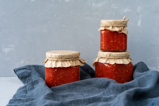 Adjika of zucchini with tomato paste and hot pepper 