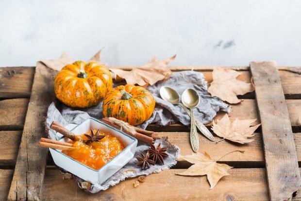 Pumpkin jam with lemon and ginger