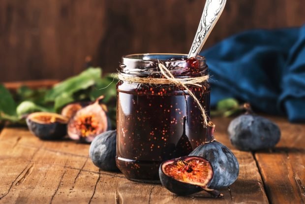 Fig jam with plums 