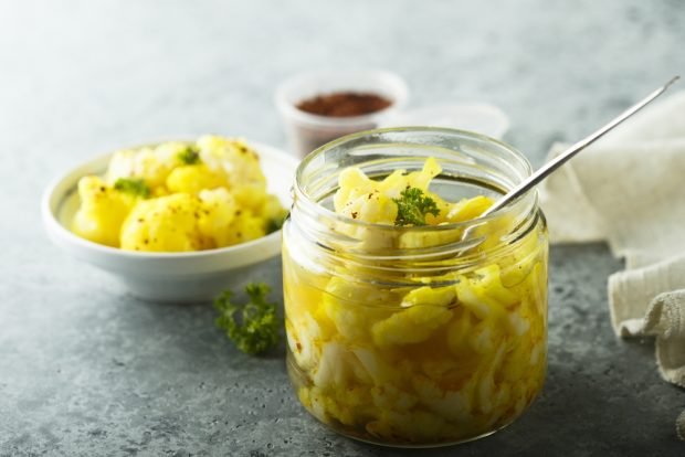 Salad and cauliflower with turmeric – a simple and delicious recipe, how to cook step by step