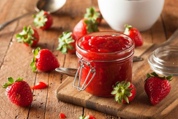 Strawberry jam – a simple and delicious recipe, how to cook step by step