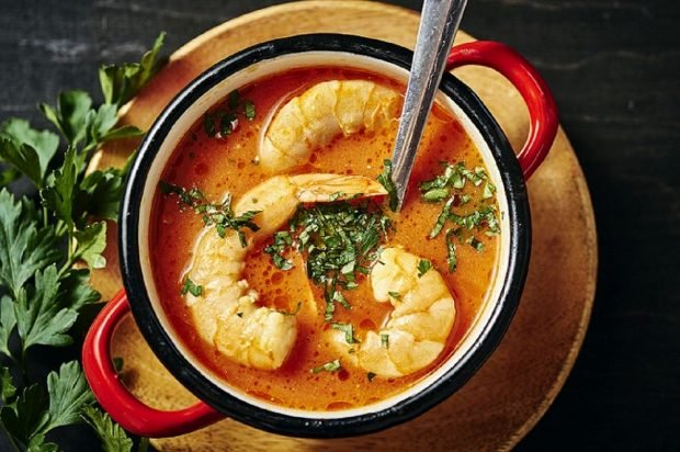 Thai soup with coconut milk and shrimp – a simple and delicious recipe, how to cook step by step