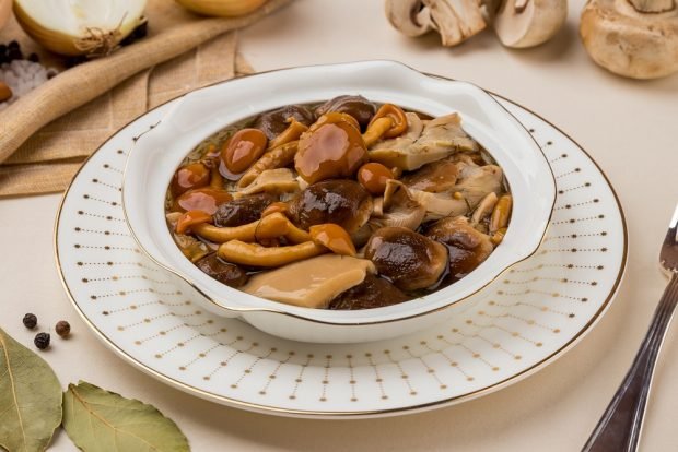 Pickled mushrooms – a simple and delicious recipe, how to cook step by step