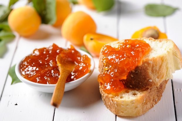 Apricot jam with jelly is a simple and delicious recipe, how to cook step by step