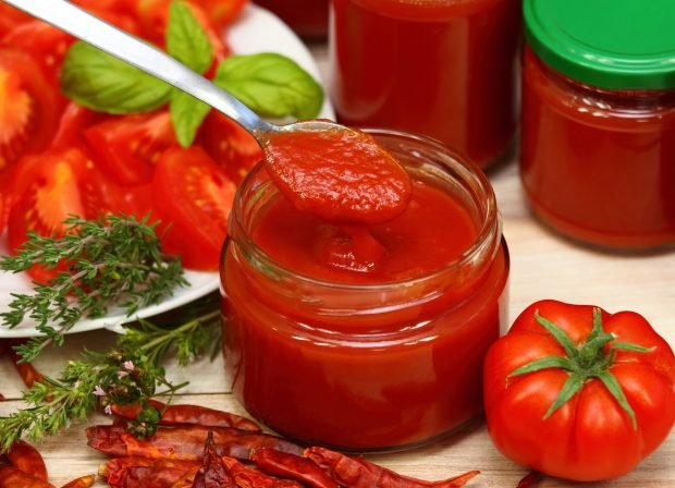 Tomato and apple ketchup for winter is a simple and delicious recipe, how to cook step by step