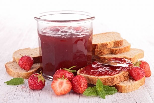 Strawberry jam 