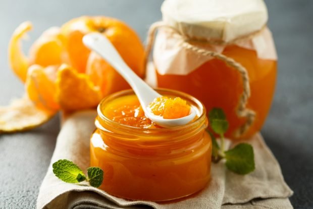 Tangerine jam with peel