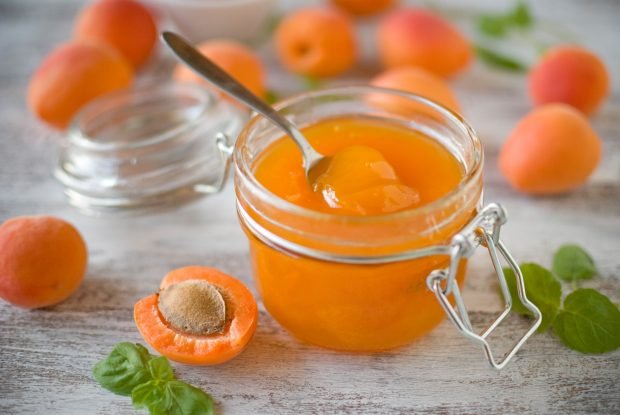 Thick apricot seedless jam is a simple and delicious recipe how to cook step by step