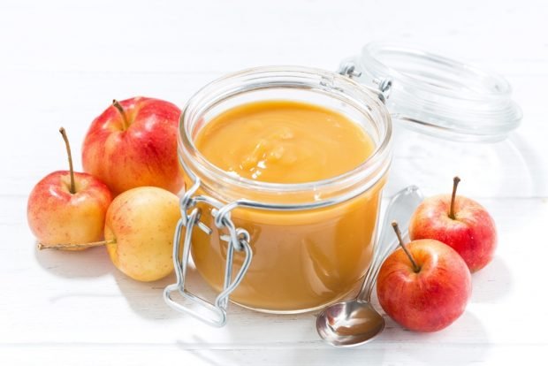 Applesauce with cinnamon for winter is a simple and delicious recipe how to cook step by step