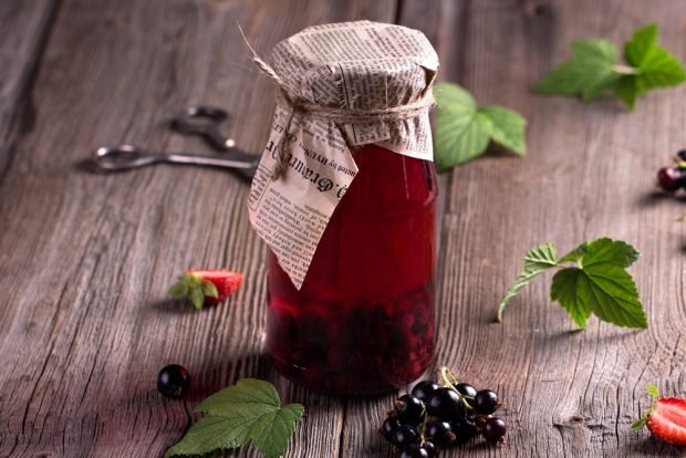 Black currant compote for winter without sterilization