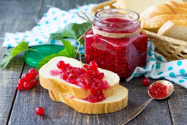 Red currant jam in a slow cooker is a simple and delicious recipe, how to cook step by step