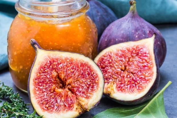 Fig jam with hazelnuts – a simple and delicious recipe, how to cook step by step