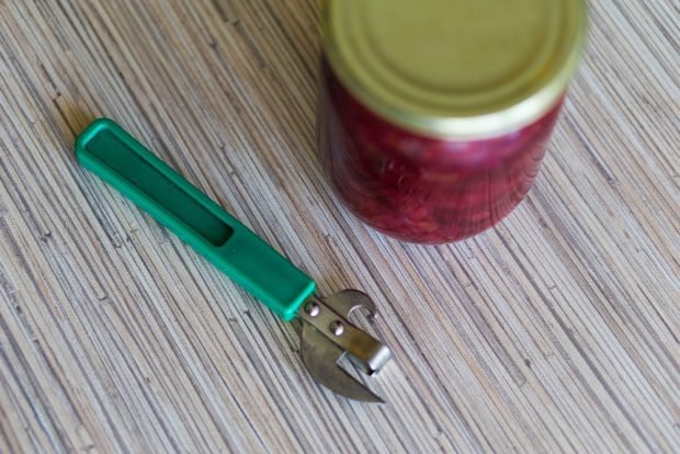 Dressing for borscht with beetroot and tomato paste for winter 