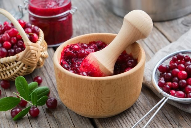 Ground cranberries for winter