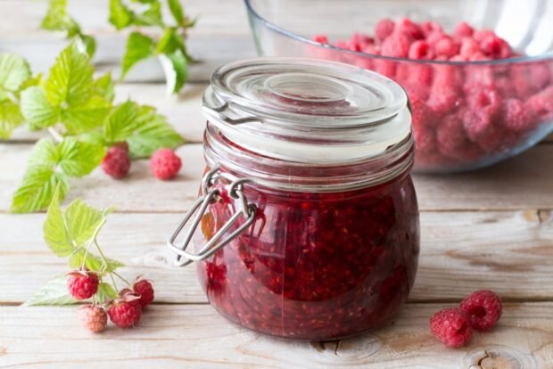 Ground raspberries in a jar – a simple and delicious recipe, how to cook step by step