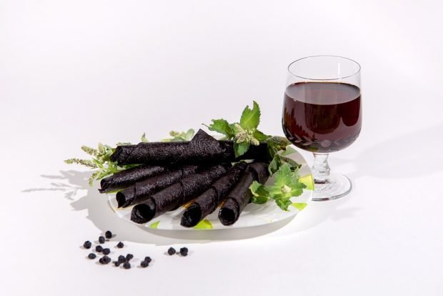 Pastille of black currant for winter – a simple and delicious recipe, how to cook step by step