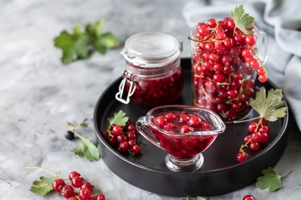 Sauce for red currant meat with garlic is a simple and delicious recipe, how to cook step by step