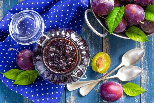 Prune jam with cinnamon is a simple and delicious recipe, how to cook step by step