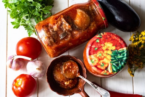 Eggplant with tomatoes and garlic for winter 