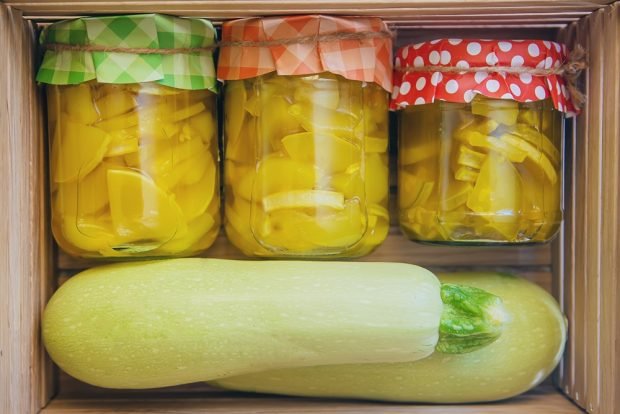 Zucchini compote for winter 