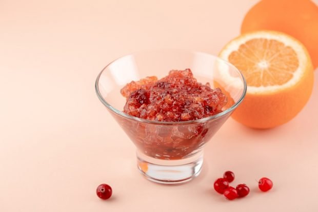 Cranberry jam with oranges