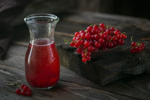 Red currant compote for winter without sterilization